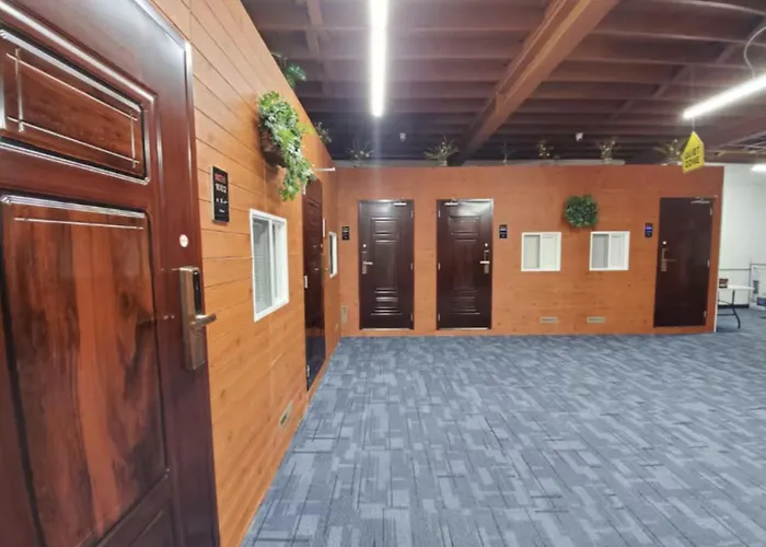 Pick, Private With Free Coffee,tea, And Wifi Hotel Chicago