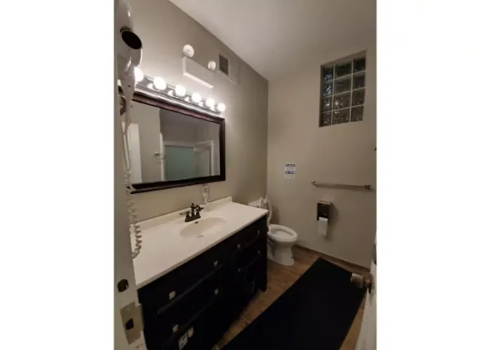Pick, Private With Free Coffee,tea, And Wifi * Chicago